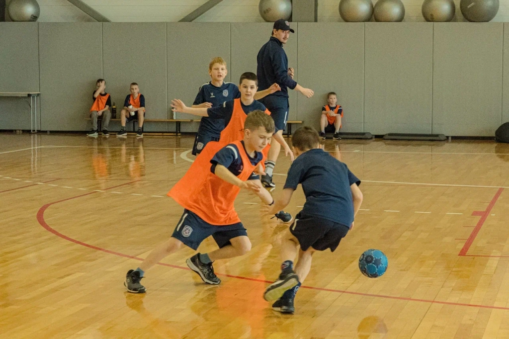 AKM02026.jpg AKM02026.jpg