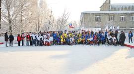 В Шварцевском состоялся семейный фестиваль "Люблю папу, маму и хоккей"
