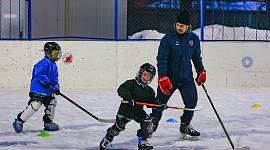 Мастер-класс для тульских детских дворовых команд с участием хоккеиста АКМ Данилы Попова