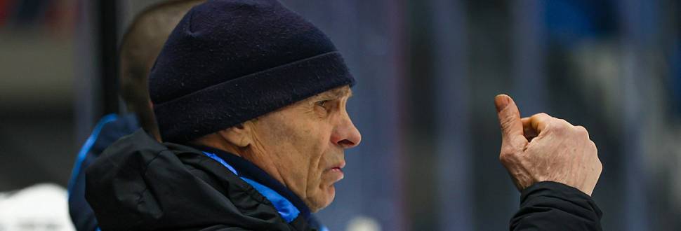 Николай Григорьевич Суворов - тренер детской дворовой хоккейной команды "Мечта"