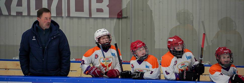 Виктор Васильевич Волобуев - тренер детской дворовой хоккейной команды «Гипс-Юниор»