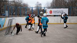 Праздник двора на хоккейном корте на улице Новомосковской, 7 в Туле