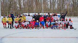  «Академия Михайлова» провела тренировку для дворовых хоккеистов Новомосковска