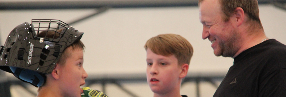 Александр Владимирович Бурцев - тренер детской дворовой хоккейной команды "Ураган"