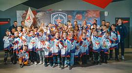 Впервые в Тульской области игроков дворовых хоккейных команд посвятили в клуб юных хоккеистов "Золотая шайба"